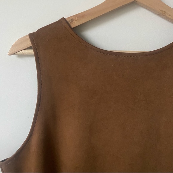 Faux suede sleeveless blouse - Banana Republic - Picture 3 of 10